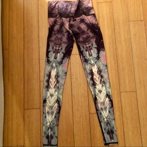 Teeki Eagle Feather Pink Yoga Legging